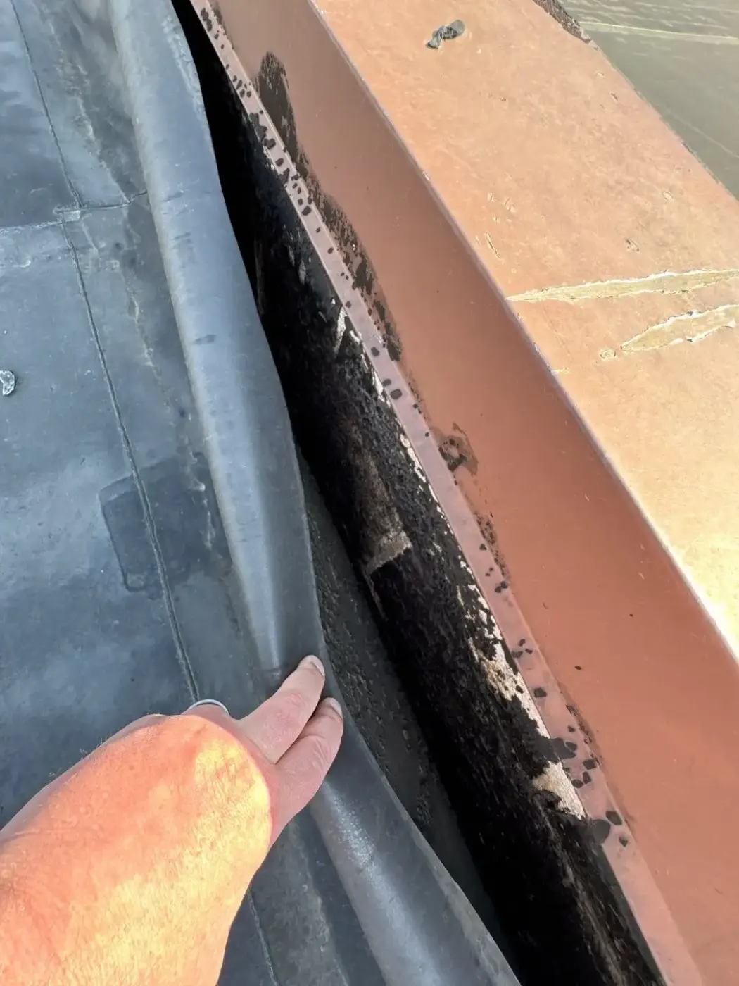 Flashing and seam work in Advance